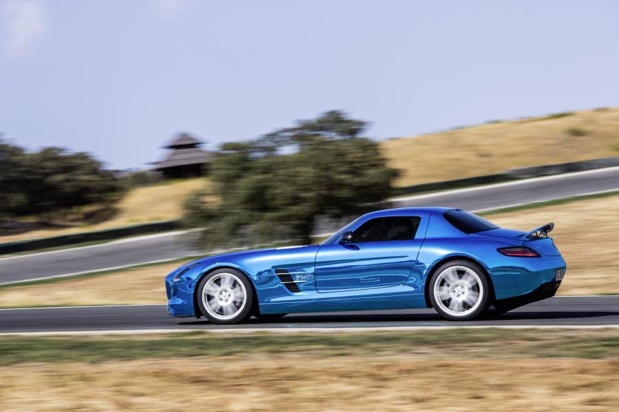  Mercedes-Benz SLS AMG Electric Drive concept 2012 года  (фото 27 из 30)